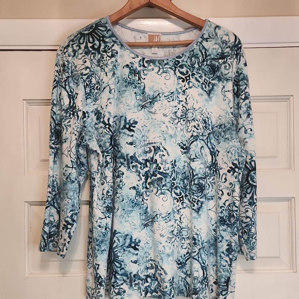 J M Collection XL Blue White Floral K It Top 3/4 Sleeve